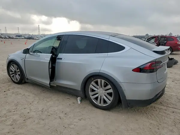 5YJXCAE22GF021319 2016 TESLA MODEL X - Image 2