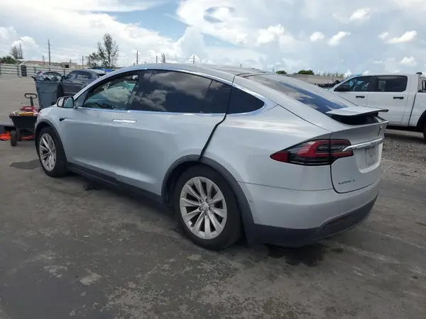 5YJXCAE22HF029552 2017 TESLA MODEL X - Image 2