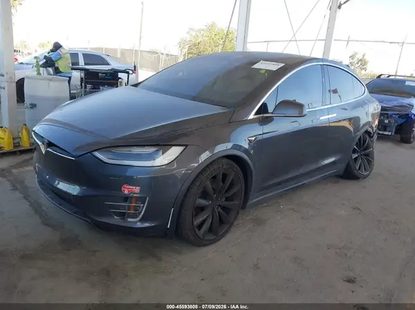 5YJXCAE22HF045279 2017 TESLA MODEL X - Image 2