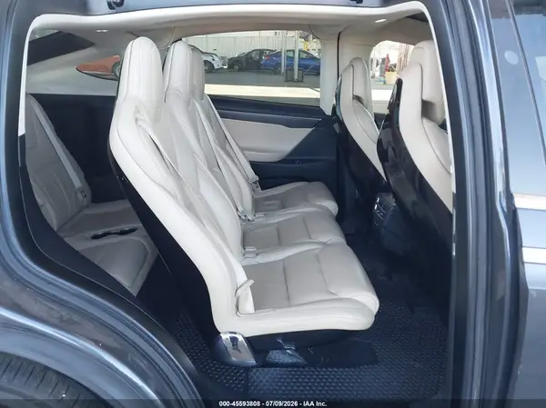 5YJXCAE22HF045279 2017 TESLA MODEL X - Image 8
