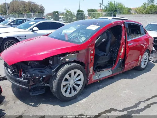 5YJXCAE22HF045704 2017 TESLA MODEL X - Image 2