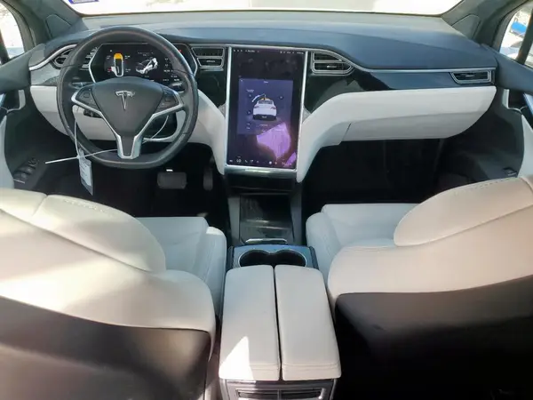 5YJXCAE22HF061675 2017 TESLA MODEL X - Image 8