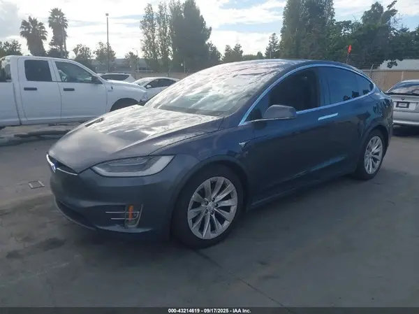 5YJXCAE22HF076094 2017 TESLA MODEL X - Image 2