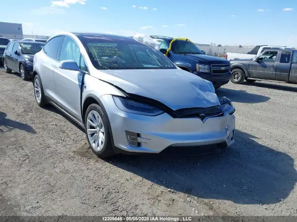 5YJXCAE22JF090986 2018 TESLA MODEL X - Image 1
