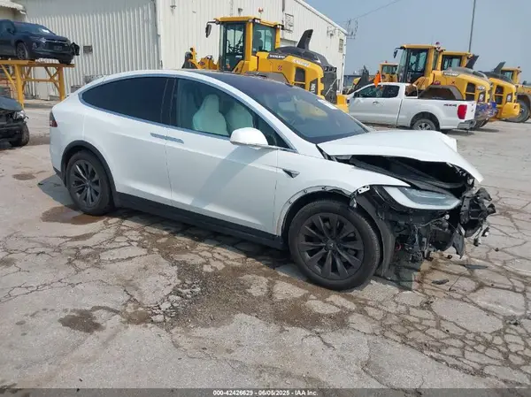 5YJXCAE22JF118947 2018 TESLA MODEL X - Image 1
