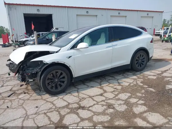 5YJXCAE22JF118947 2018 TESLA MODEL X - Image 2