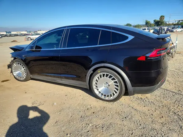 5YJXCAE22JF126630 2018 TESLA MODEL X - Image 2