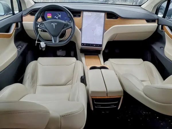 5YJXCAE22JF129821 2018 TESLA MODEL X - Image 8