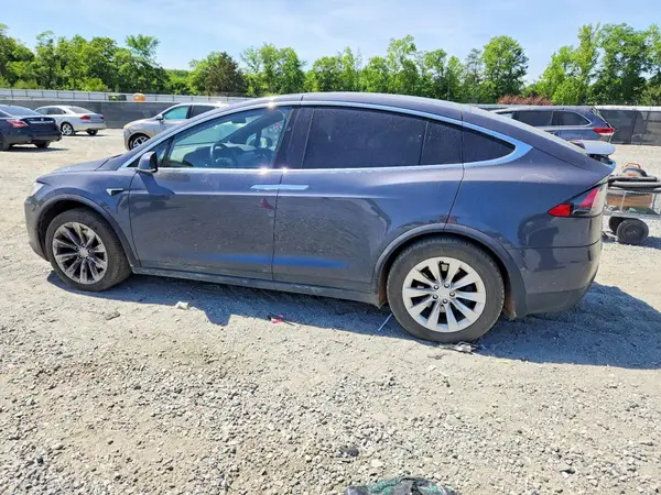 5YJXCAE22JF138437 2018 TESLA MODEL X - Image 2