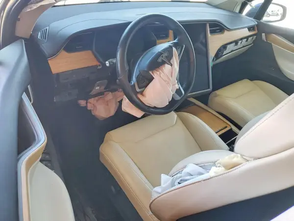 5YJXCAE22JF139572 2018 TESLA MODEL X - Image 8