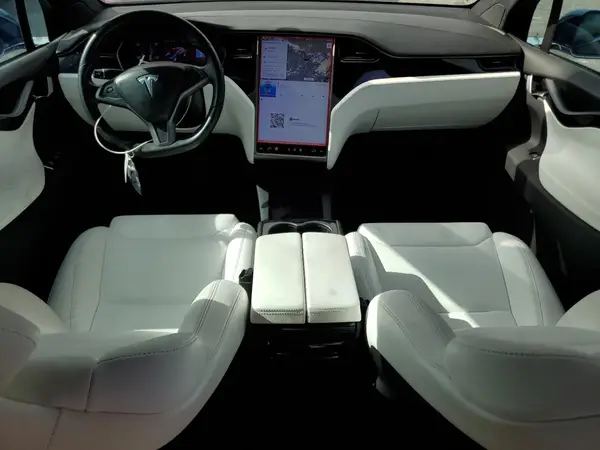 5YJXCAE22KF213610 2019 TESLA MODEL X - Image 8