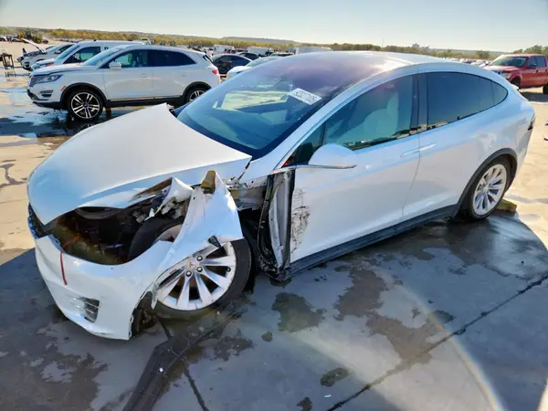 5YJXCAE22LF245782 2020 TESLA MODEL X - Image 1
