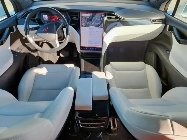 5YJXCAE22LF245782 2020 TESLA MODEL X - Image 8