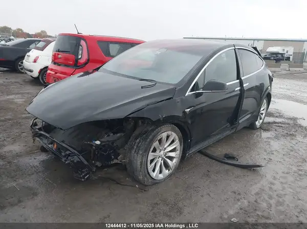 5YJXCAE23HF077206 2017 TESLA MODEL X - Image 2