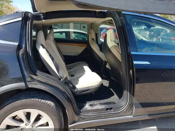 5YJXCAE23JF104989 2018 TESLA MODEL X - Image 8