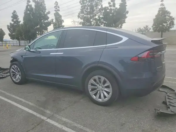 5YJXCAE23JF121193 2018 TESLA MODEL X - Image 2