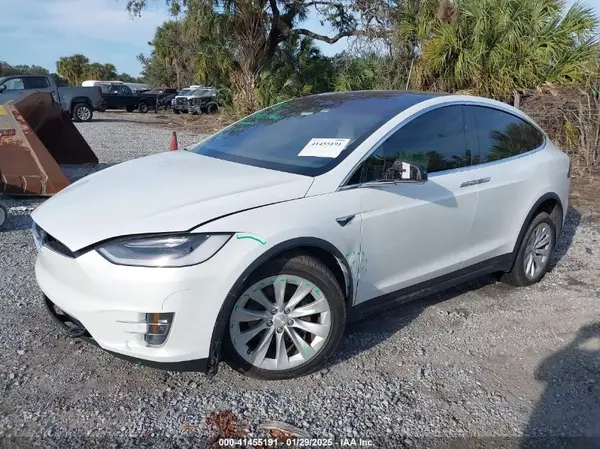 5YJXCAE23KF197563 2019 TESLA MODEL X - Image 2