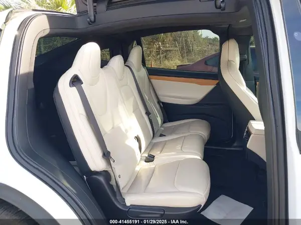 5YJXCAE23KF197563 2019 TESLA MODEL X - Image 8