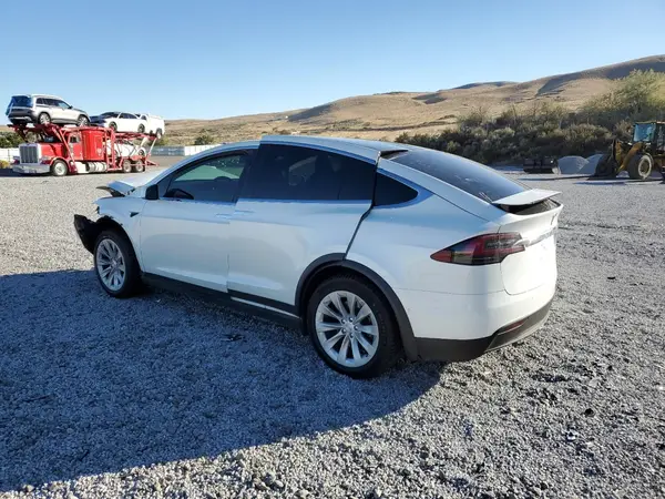 5YJXCAE23LF260968 2020 TESLA MODEL X - Image 2