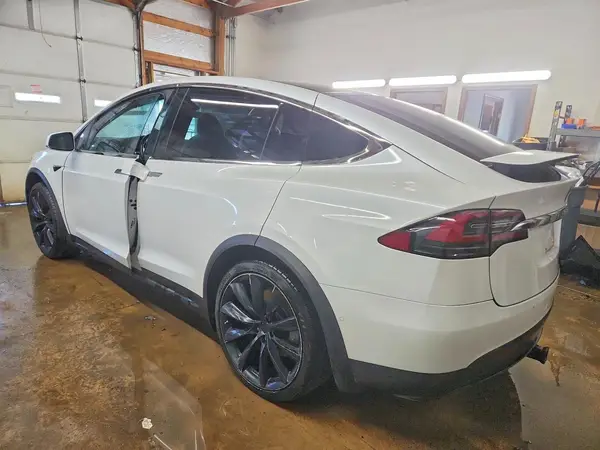 5YJXCAE23LF263918 2020 TESLA MODEL X - Image 2