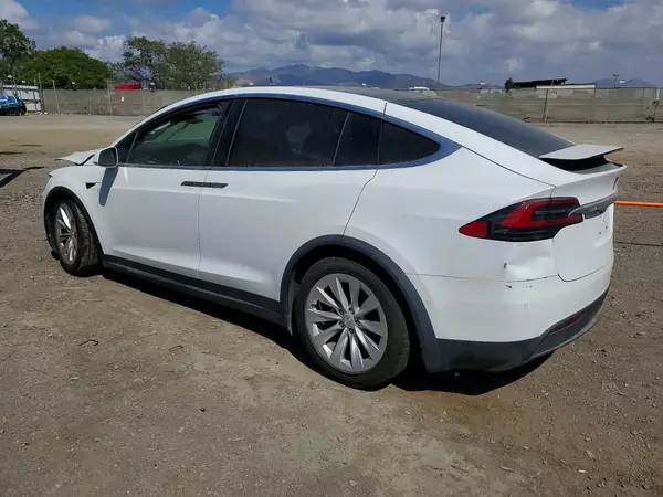5YJXCAE23LF301809 2020 TESLA MODEL X - Image 2