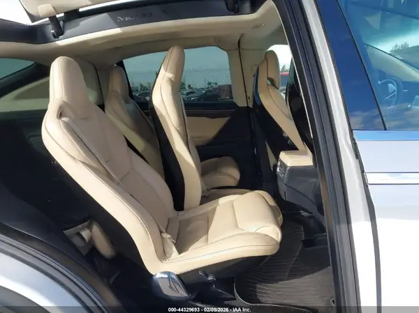 5YJXCAE24GF001864 2016 TESLA MODEL X - Image 8