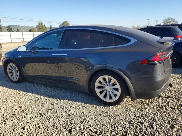 5YJXCAE24GF017840 2016 TESLA MODEL X - Image 2