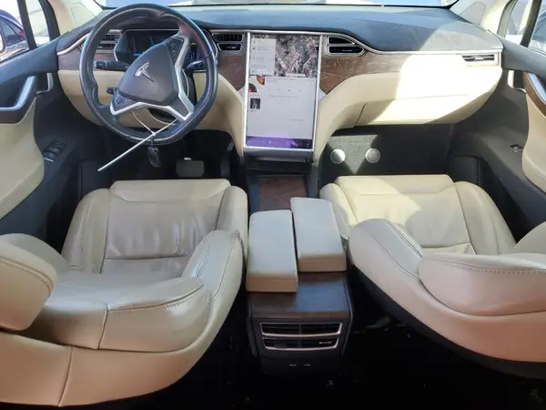 5YJXCAE24HF055585 2017 TESLA MODEL X - Image 8
