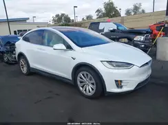 5YJXCAE24JF116326 2018 TESLA MODEL X