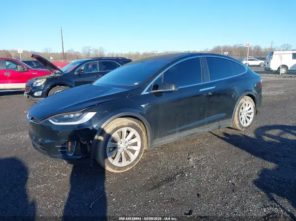 5YJXCAE24JF117766 2018 TESLA MODEL X - Image 2