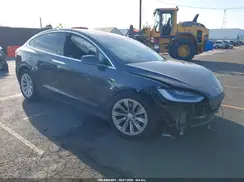 5YJXCAE24JF137323 2018 TESLA MODEL X