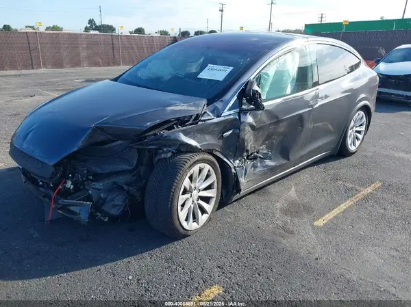 5YJXCAE24JF137323 2018 TESLA MODEL X - Image 2