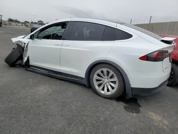 5YJXCAE24JF137449 2018 TESLA MODEL X - Image 2
