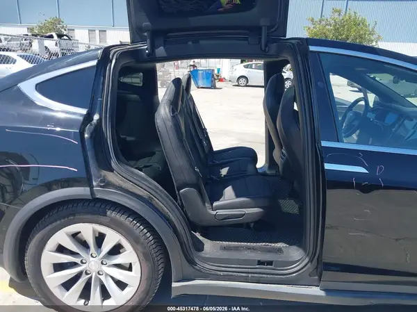 5YJXCAE24JF138343 2018 TESLA MODEL X - Image 8