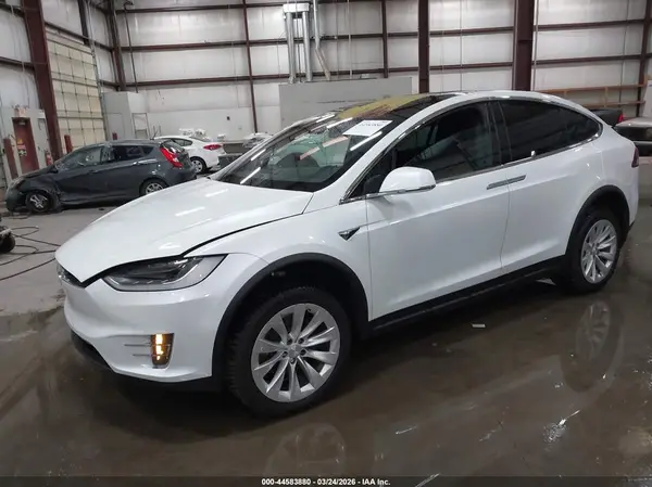 5YJXCAE24JF144756 2018 TESLA MODEL X - Image 2