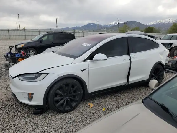 5YJXCAE24KF204035 2019 TESLA MODEL X - Image 1