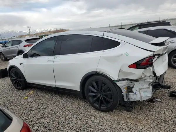 5YJXCAE24KF204035 2019 TESLA MODEL X - Image 2
