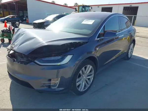 5YJXCAE25GF001758 2016 TESLA MODEL X - Image 2