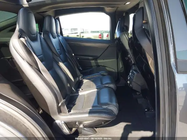 5YJXCAE25GF001758 2016 TESLA MODEL X - Image 8