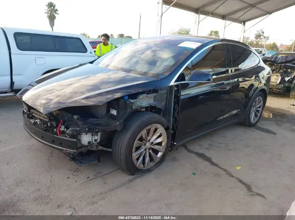 5YJXCAE25GF004272 2016 TESLA MODEL X - Image 2