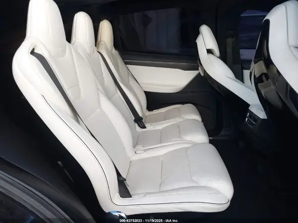 5YJXCAE25GF004272 2016 TESLA MODEL X - Image 8