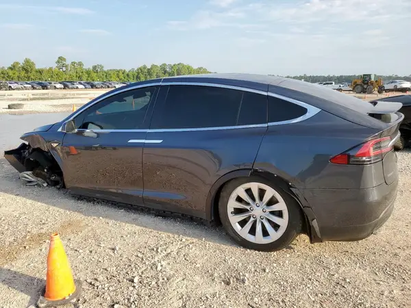 5YJXCAE25GF004529 2016 TESLA MODEL X - Image 2