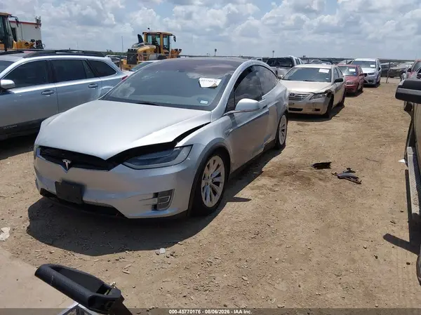 5YJXCAE25GF006104 2016 TESLA MODEL X - Image 2