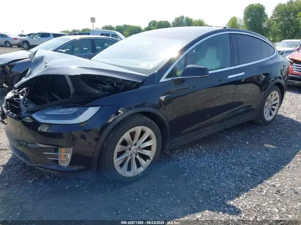5YJXCAE25HF044112 2017 TESLA MODEL X - Image 2