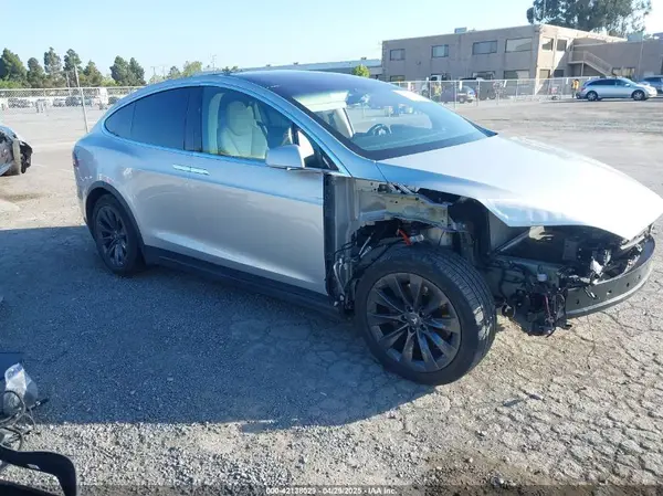 5YJXCAE25HF077689 2017 TESLA MODEL X - Image 1