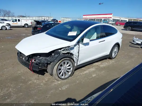 5YJXCAE25JF091940 2018 TESLA MODEL X - Image 2