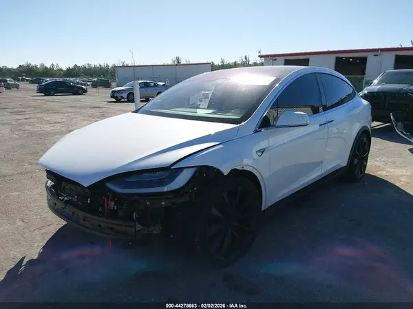 5YJXCAE25JF109479 2018 TESLA MODEL X - Image 2