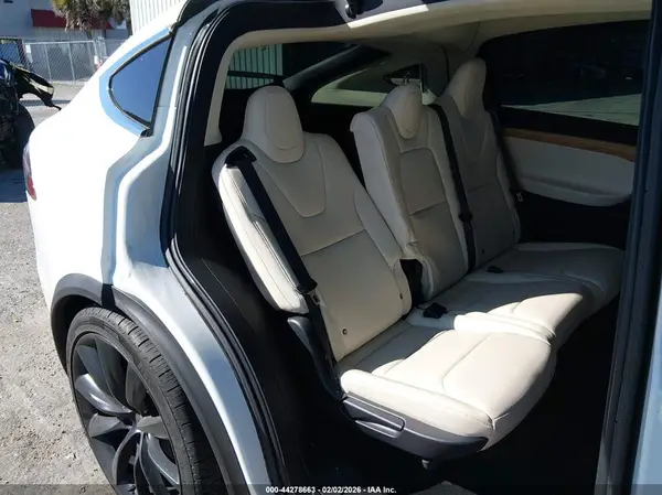 5YJXCAE25JF109479 2018 TESLA MODEL X - Image 8