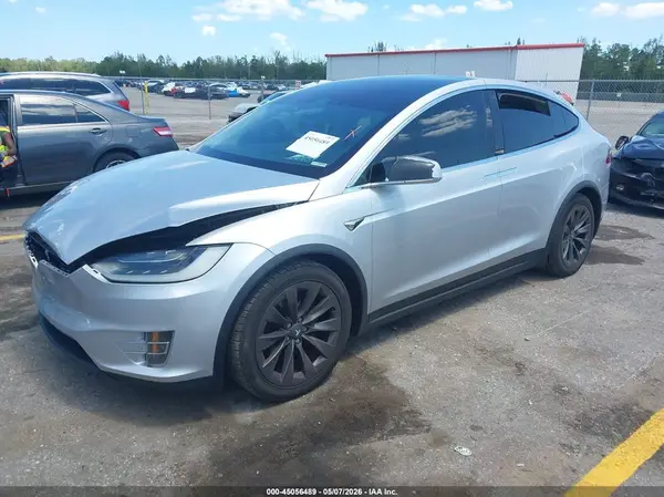 5YJXCAE25JF111832 2018 TESLA MODEL X - Image 2