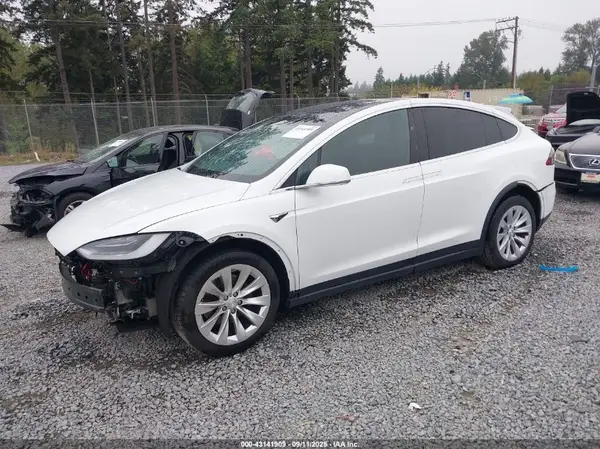 5YJXCAE25KF186757 2019 TESLA MODEL X - Image 2